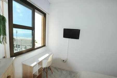 Encantador Apartamento Frente A La Playa Victoria Cádis Exterior foto